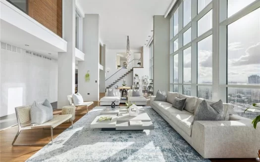 Modern Penthouse Apartment